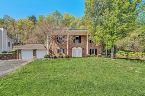 4771 Hickory Hill Dr, Roanoke, VA 24018