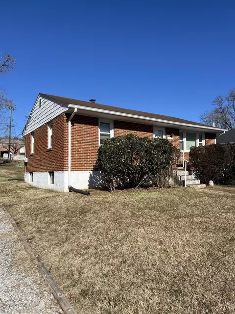 804 12th St, Altavista, VA 24517