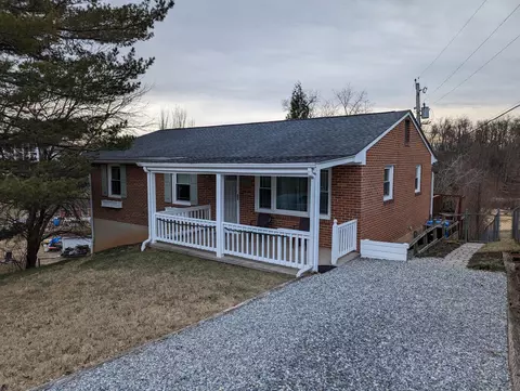 2475 Kessler Rd NE, Roanoke, VA 24012