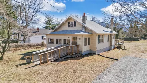 211 Butt Hollow Rd, Salem, VA 24153