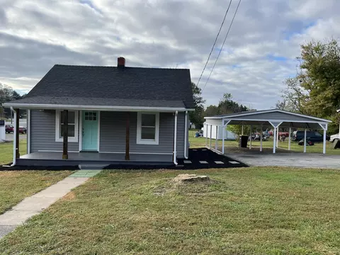 220 Circle Dr, Rocky Mount, VA 24151