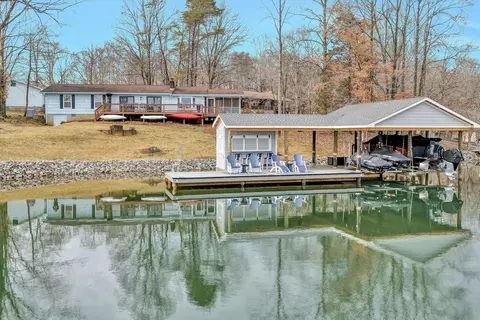669 Periwinkle Rd, Moneta, VA 24121