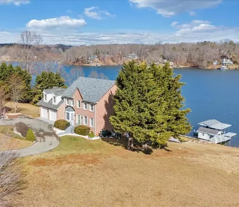 70 Travers Cir, Moneta, VA 24121