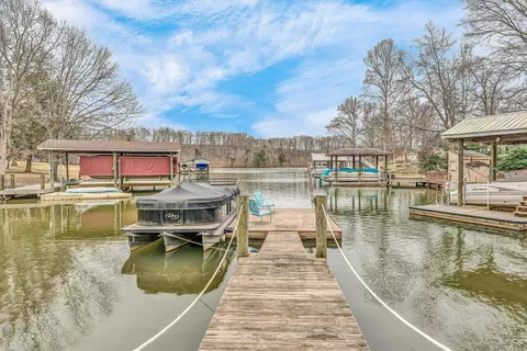 2300 Buccaneer Rd, Moneta, VA 24121
