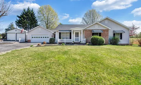 54 Village Ln, Daleville, VA 24083