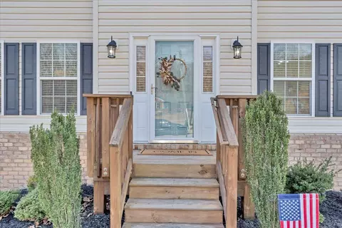 Entry Way - 2000 Tula Dr, Salem, VA 24153 photo 1 of 9