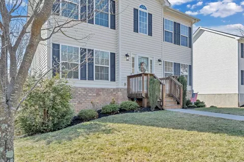 Exterior - 2000 Tula Dr, Salem, VA 24153 photo 2 of 12