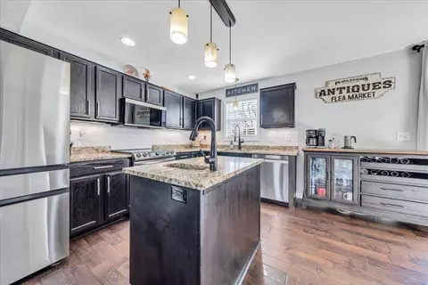 Kitchen - 2000 Tula Dr, Salem, VA 24153 photo 3 of 5