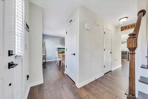 Entry Way - 2000 Tula Dr, Salem, VA 24153 photo 5 of 9