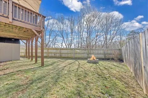 Exterior - 2000 Tula Dr, Salem, VA 24153 photo 8 of 12