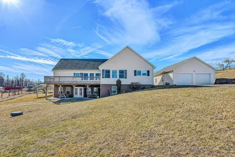 9170 Reed Rd, Bent Mountain, VA 24059