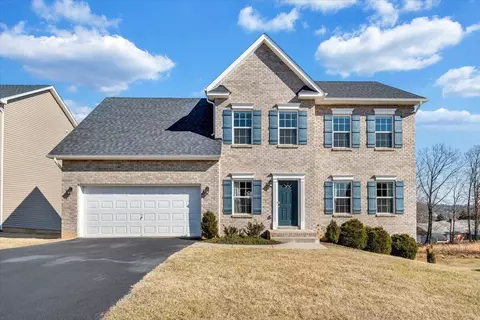 220 Edgemont Dr, Salem, VA 24153