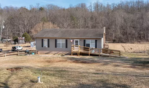 940 Ridgeway Dr, Troutville, VA 24175