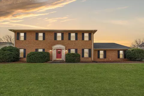 1733 Stone Mill Dr, Salem, VA 24153