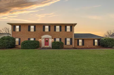 1733 Stone Mill Dr, Salem, VA 24153