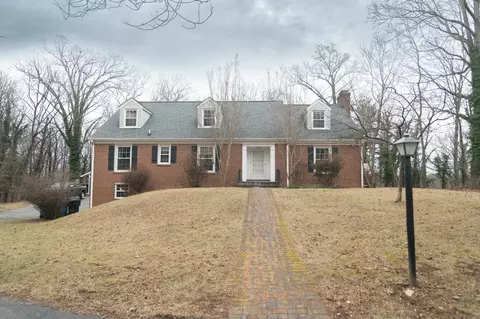 1612 Red Oak Ln SW, Roanoke, VA 24018