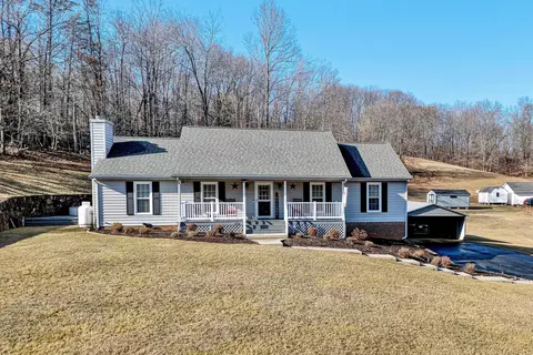 202 Brookledge Dr, Vinton, VA 24179