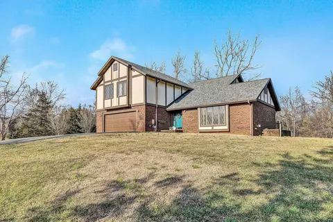 2230 Etzler Rd, Troutville, VA 24175