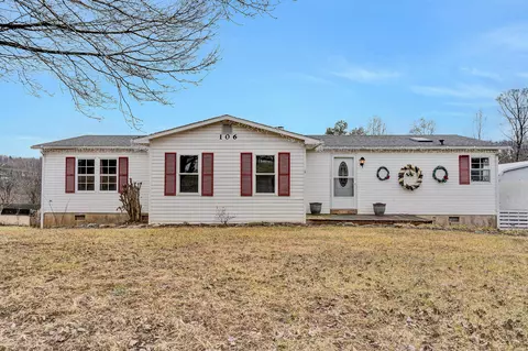 106 Village Dr, Vinton, VA 24179