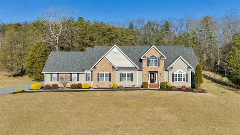 310 White Pine Ln, Troutville, VA 24175