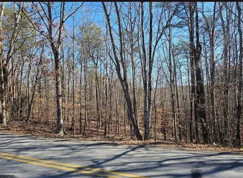 4 Red Oak Road # b, Martinsville, VA 24112