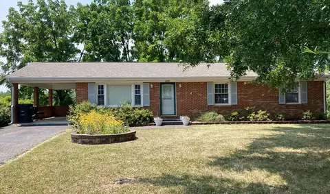 1027 Broad Hill Dr, Vinton, VA 24179