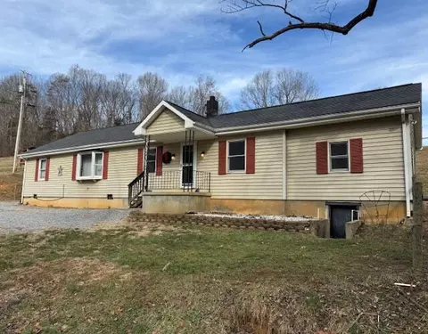6731 Old Fincastle Rd, Fincastle, VA 24090