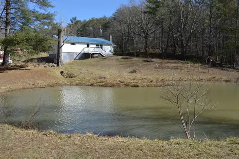 21 Little Mountain Trl, New Castle, VA 24127