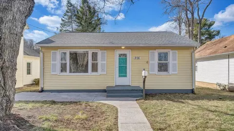 206 Front Ave, Salem, VA 24153