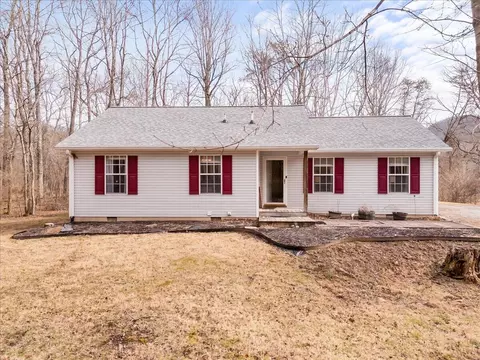 3063 Bradshaw Rd, Salem, VA 24153