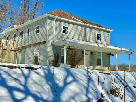 8 Bath St, Clifton Forge, VA 24422