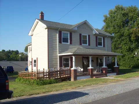 126 W Cleveland Ave, Vinton, VA 24179