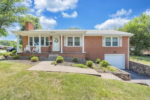 5502 Thornrose Rd, Roanoke, VA 24012