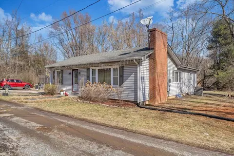 460 Gibson Ln, Cloverdale, VA 24077