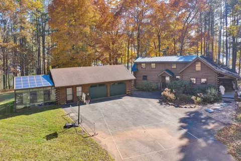 1180 Emmitt Ln, Moneta, VA 24121