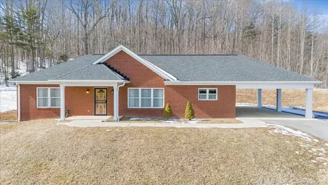 1064 Little Catawba Creek Rd, Troutville, VA 24175