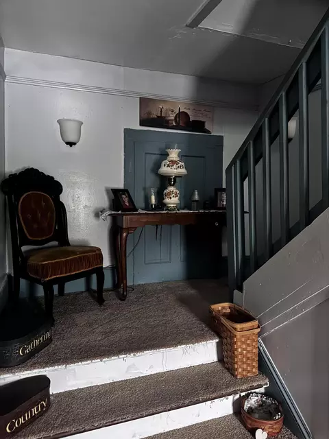 Entry Way - 252 Cherry Tree Btm, Buchanan, VA 24066 photo 1 of 2