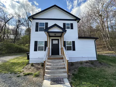 811 Montvue Rd #& 812, Salem, VA 24153