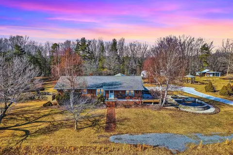 20061 Cumberland Gap Rd, New Castle, VA 24127