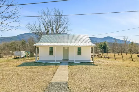 3880 Old Catawba Rd, Salem, VA 24153