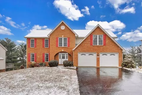 2039 Stone Mill Dr, Salem, VA 24153
