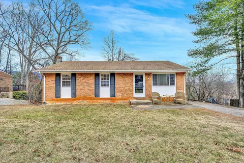 3039 Creekwood Dr, Salem, VA 24153