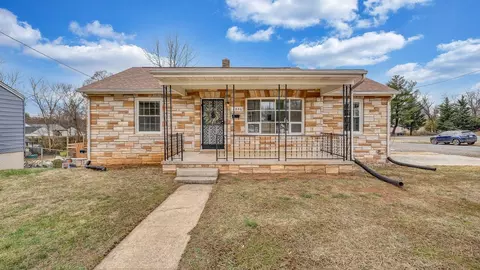 2846 Cove Rd, Roanoke, VA 24017