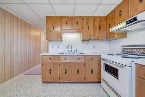 Kitchen - 1345 Stone Mill Rd, Hurt, VA 24563 photo 7 of 9