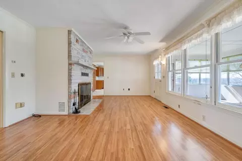 Living - 1345 Stone Mill Rd, Hurt, VA 24563 photo 5 of 8