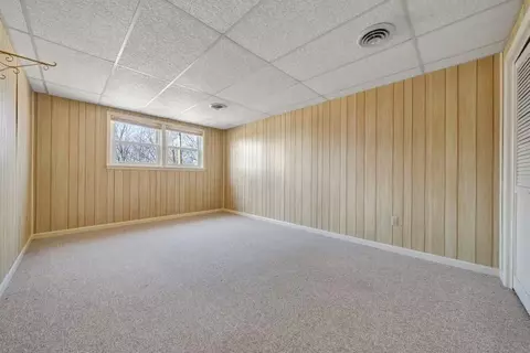 Bedroom - 1345 Stone Mill Rd, Hurt, VA 24563 photo 6 of 8