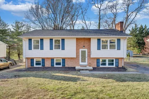2968 Penn Forest Blvd, Roanoke, VA 24018