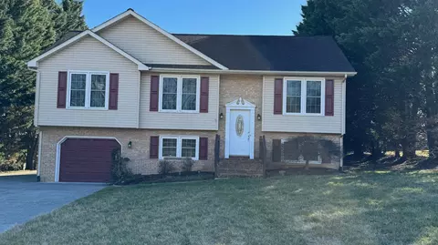 1410 N Mill Rd, Salem, VA 24153