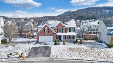1762 High Gate Ln, Salem, VA 24153