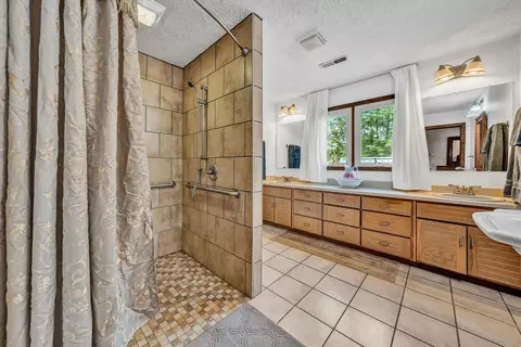 Bath - 1117 Bouldin Rd, Ridgeway, VA 24148 photo 3 of 4